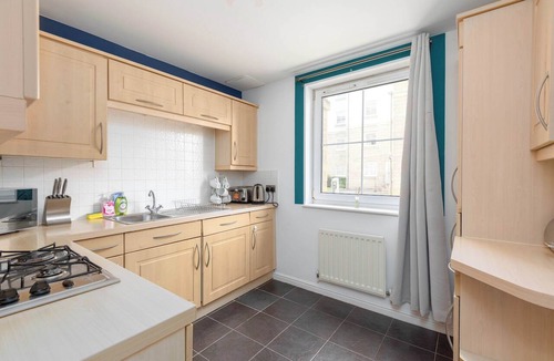 Leith Apartment | Parking-2BR Edinburgh Retreat-Walk to Leith & City