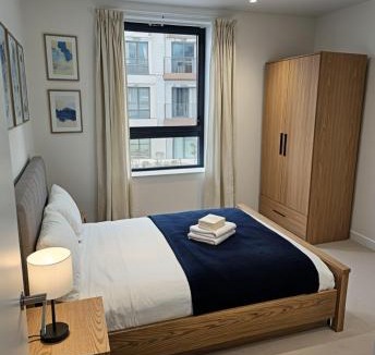 Peninsula Apartment | ParkSide Residence - London Greenwich o2