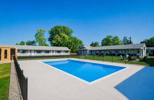 Niagara Falls Apartment | Parkway Boutique Suite 01, 10 mins to Falls & Golf