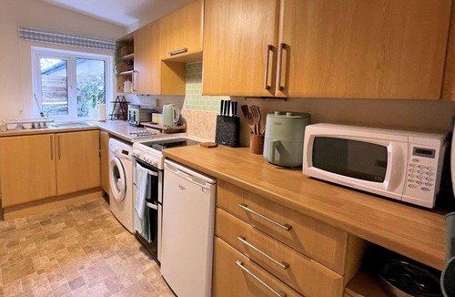 Whithorn House | Pass the Keys | Cosy & Romantic Getaway with Hot Tub