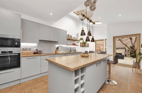 Cann Hall House | Pass the Keys | Family home w/beautiful renovated kitchen!