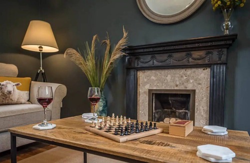 Bury St Edmunds House | Pass the Keys | Gardener's Cottage in Nowton Park, Bury St Edmunds