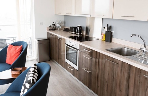 Partick Apartment | Pass the Keys | Lovely New 1-bedroom Glasgow Harbour River View