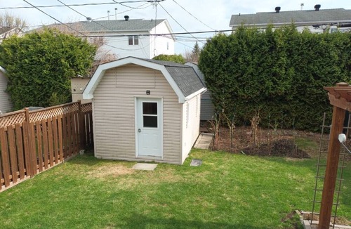 Aylmer House | Peaceful 4BR Home/Charming Backyard/Aylmer