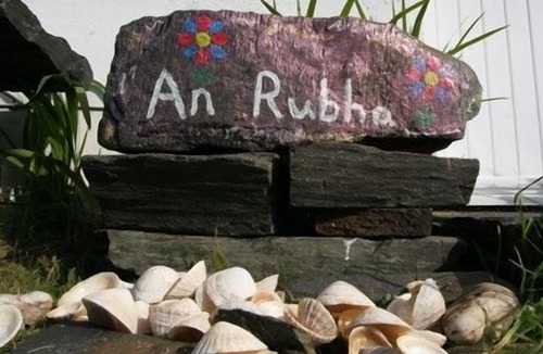 Ellenabeich Apartment | Peaceful cottage retreat on, beautiful car-free Easdale