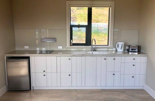 Wanaka Apartment | Peaceful Retreat - With Hot Tub