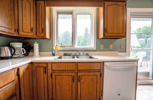 Lake of Bays House | Peninsula Lake Clover Ontario