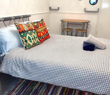Havering Park Apartment | Penn Gardens king size on suite room- 3