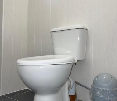 Havering Park Apartment | Penn Gardens king size on suite room- 3