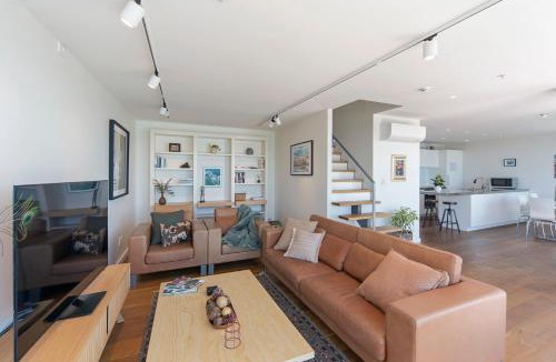 Stepneyville Apartment | Penthouse 37 - Nelson Waterfront Apartment