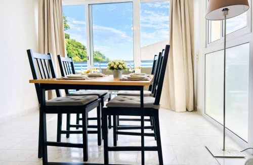 Salionc Apartment | Penthouse - Balcony - Private Beach - Pool