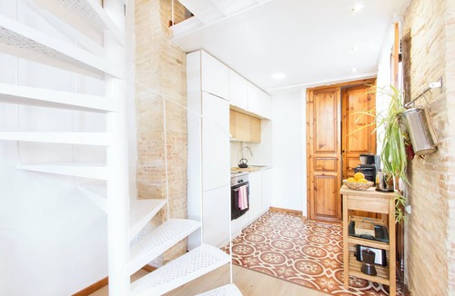 La Seu Apartment | Penthouse Cathedral Quarter Mester Apartments .central A/C and high speed wifi