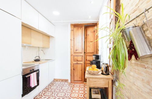 La Seu Apartment | Penthouse Cathedral Quarter Mester Apartments .central A/C and high speed wifi