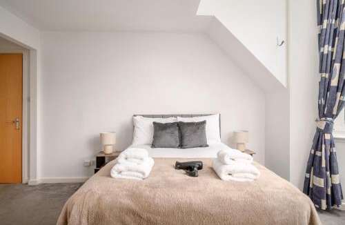 Longcroft House | Pentland Hills Views - Cosy Room in Shared Accommodation - Edinburgh