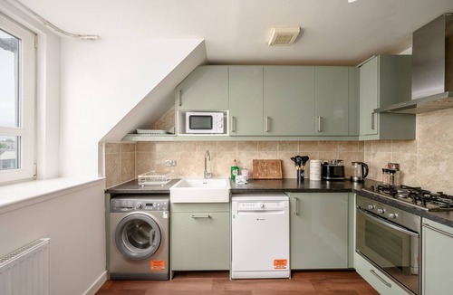 Longcroft Bed & Breakfast | Pentland Hills Views - Cosy Room in Shared Accommodation - Edinburgh