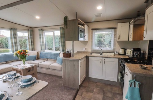 Knaresborough Cottage | PEPPER POT LODGE, pet friendly, with a garden in Knaresborough