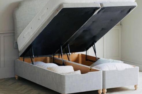 Chase Apartment | Perfect 1 Bed Apartment Sleeps 5 1 Kingsize bed 1 double Sofabed & Foldable Single bed Free Parking Wifi good transport network shopping Holiday Makers Families Contractors in North London