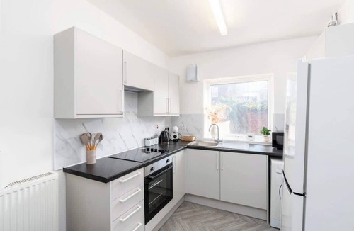Doncaster House | Perfect Booking | Central Doncaster 3 Bed Home
