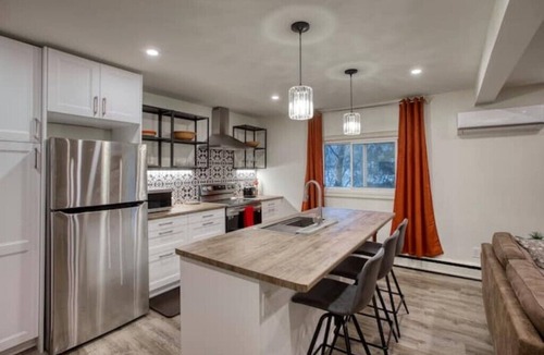 Lincoln House | Perfect Getaway in Niagara Benchlands Wine Country