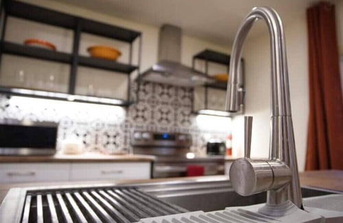 Lincoln House | Perfect Getaway in Niagara Benchlands Wine Country