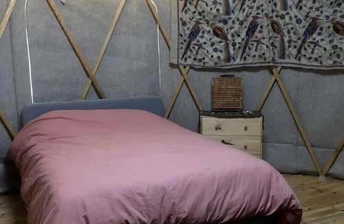 Manitoulin District Cabin | Pet-Friendly Yurt Escape in the Ontario Countryside - Perfect for Romantic Getaways in Tehkummah