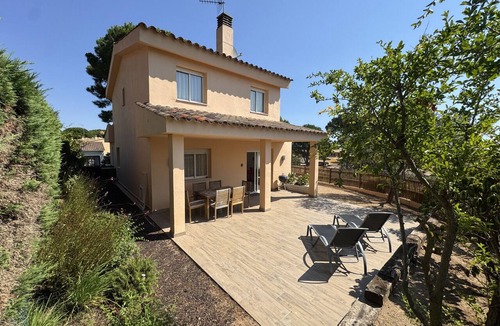 Pals Villa | Pinamar 2 - Pool, A/C and near the beach