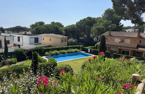 Pals Villa | Pinamar 2 - Pool, A/C and near the beach