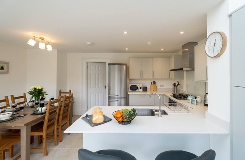 Aldeburgh Cottage | Pinky Cottage - sleeps 6 guests in 3 bedrooms