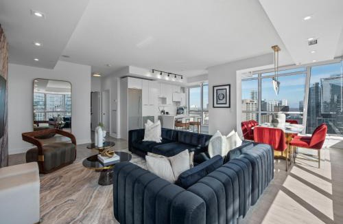 Downtown Toronto Apartment | Pinnacle Skyline Suite - Toronto Entertainment District