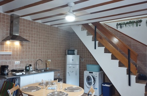 Yeste Apartment | Pleasant apartment with AC in Sege
