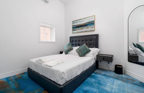West Queen West Hotel | Plush Hotel - Double suite/Downtown Toronto