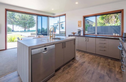 Pohara House | Pohara's Beachside Bliss