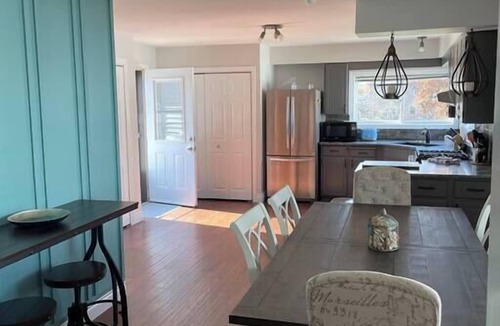 Port Burwell House | Port Burwell Paradise! 4 to 8 guest’s.