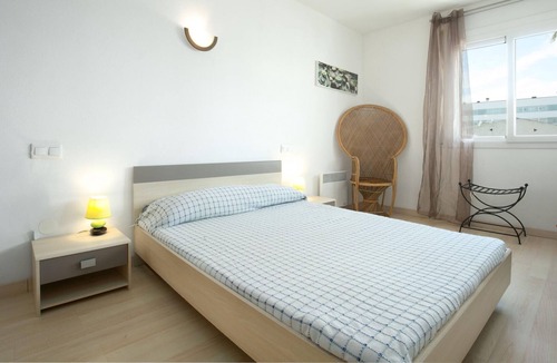 Santa Margarida Apartment | PORT CANIGÓ I 138 -Very nice and bright apartment with shared swimming-pool.