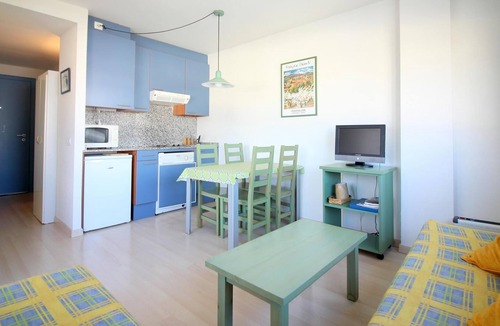 Santa Margarida Apartment | PORT CANIGÓ II 304 -Nice and bright apartment with views on the channels and pool, in Santa Margarita (Roses)