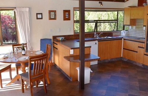 Akaroa Cottage | Port Watch - Akaroa Holiday Home