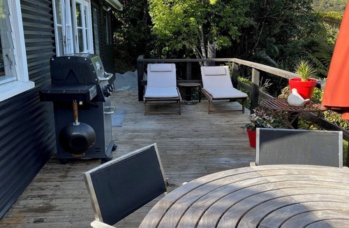 Double Cove Cottage | Portobello a unique a peaceful retreat in Double Cove (boat access only)