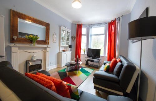 Partick Apartment | PREMIER - Crathie View Apartment