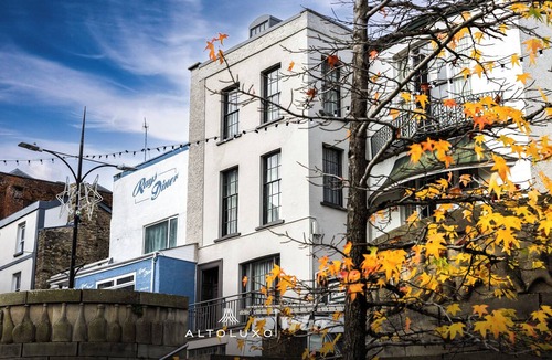 Chepstow Apartment | Premium 2BD|Stylish Home|Couples|Profess|Small Groups|Parking