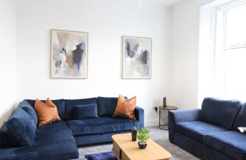 Airdrie House | Premium 4 Bedroom, Airdrie, Glasgow.