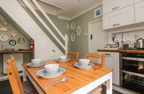 Mabe Cottage | PRIMROSE COTTAGE, pet friendly, character holiday cottage in Penryn
