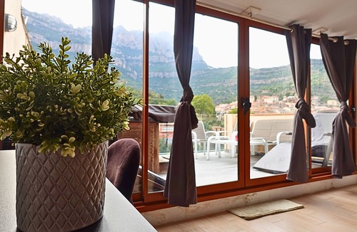 Monistrol de Montserrat Apartment | Private penthouse with jacuzzi, terrace and Montserrat views