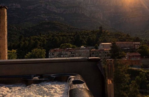 Monistrol de Montserrat Apartment | Private penthouse with jacuzzi, terrace and Montserrat views