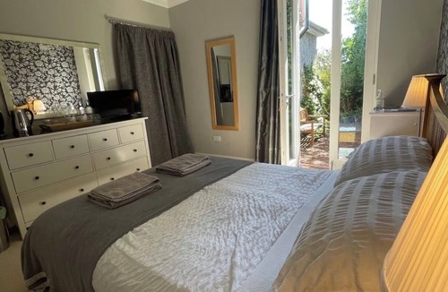 Ellemford Bed & Breakfast | Private en-suite room, self check in (no contact)