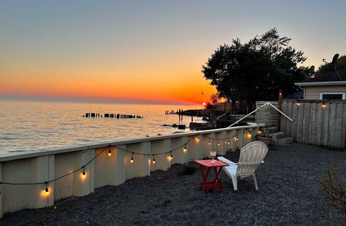 Harwich Cottage | Private Lake Front Beach oasis