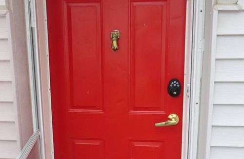 Clairlea House | Private one-bedroom apartment with separate entrance + free parking