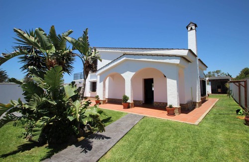 Conil de la Frontera House | Private pool, beautiful landscaped garden, covered barbecue terrace, 2 bathrooms - Casa Arenas -