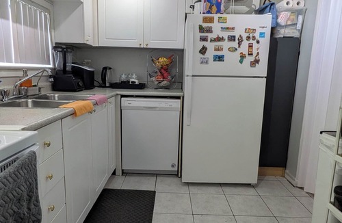 The Peanut House | Private Room (#2) Near Don Mills Subway, Fairview Mall & Seneca College