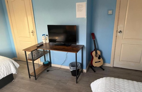 Tea Green House | Private Room Near Luton Airport Free Parking