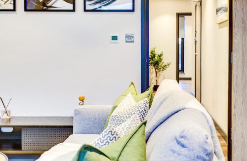 Cann Hall Apartment | Private & Stylish 2 bedroom London Apartment